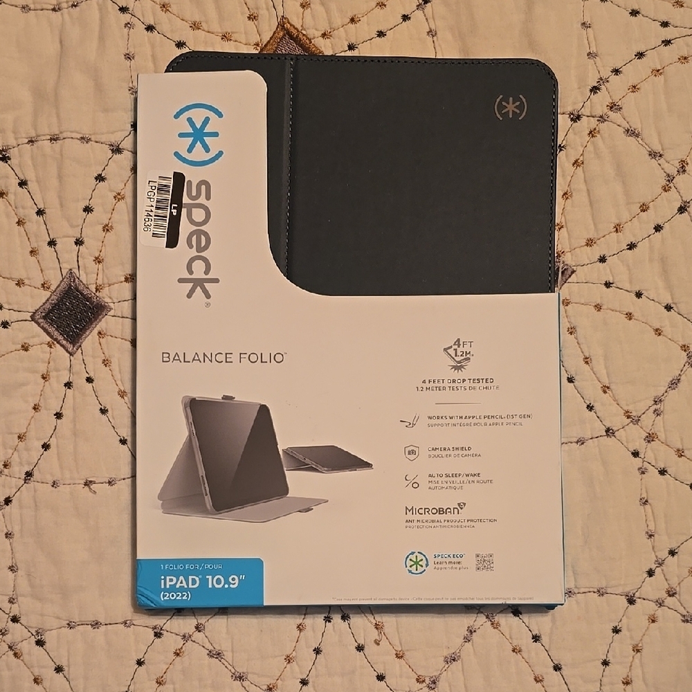 Speck Balance Folio for iPad 10.9" (2022) - Black